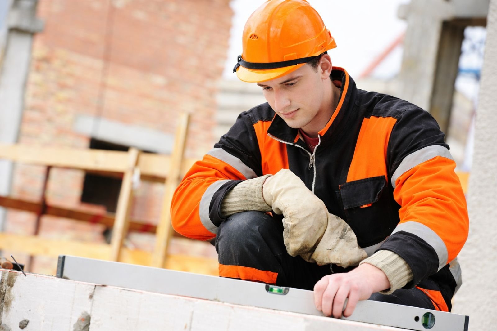 Empresa de albañilería y reformas en Granada trabajando